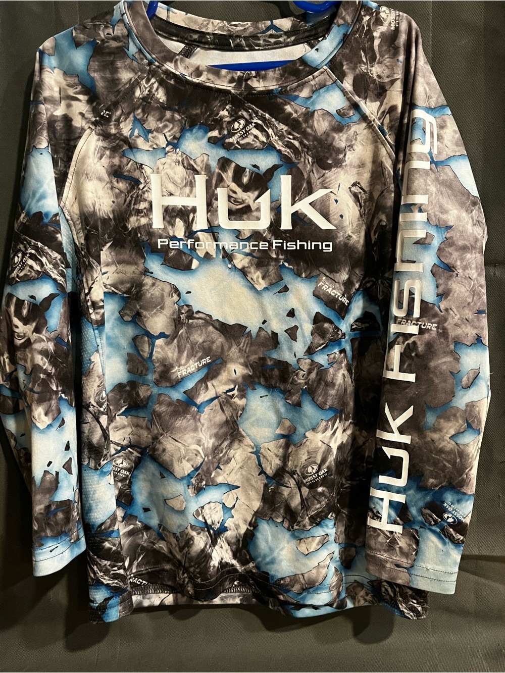 Huk Long Sleeve Performance Fishing Tee in Blue and Gray